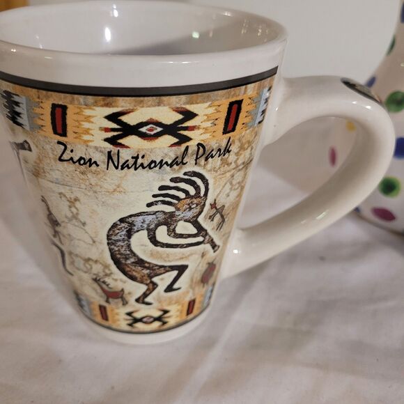 3 Cermaic Pieces 2 Mugs & Vase W/ Plush - Picture 6 of 16